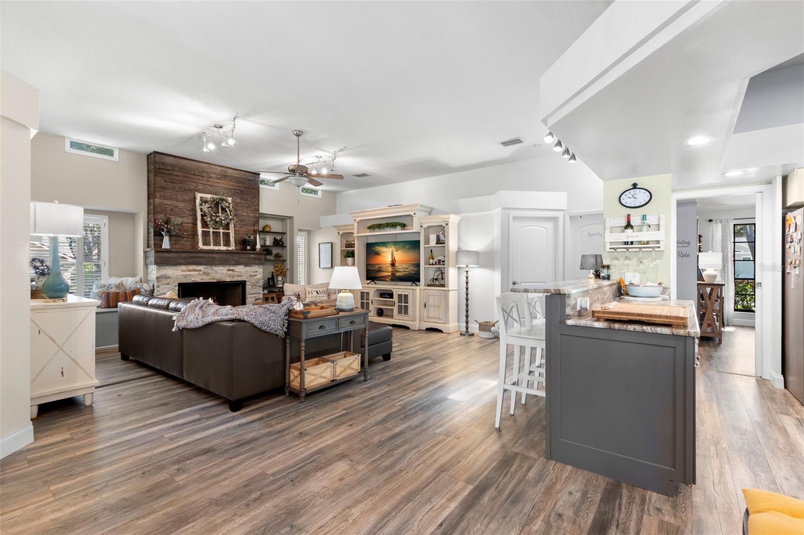 COUNTRY WOODS - Residential