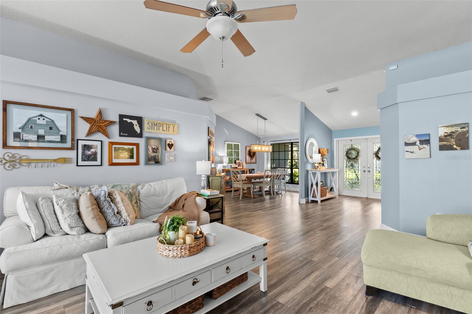 COUNTRY WOODS - Residential