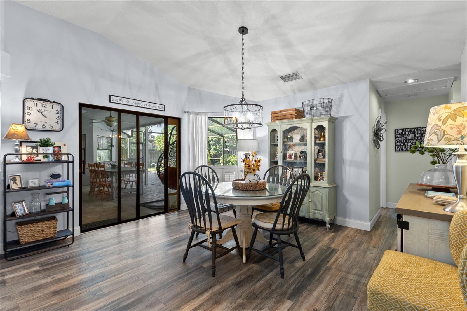 COUNTRY WOODS - Residential