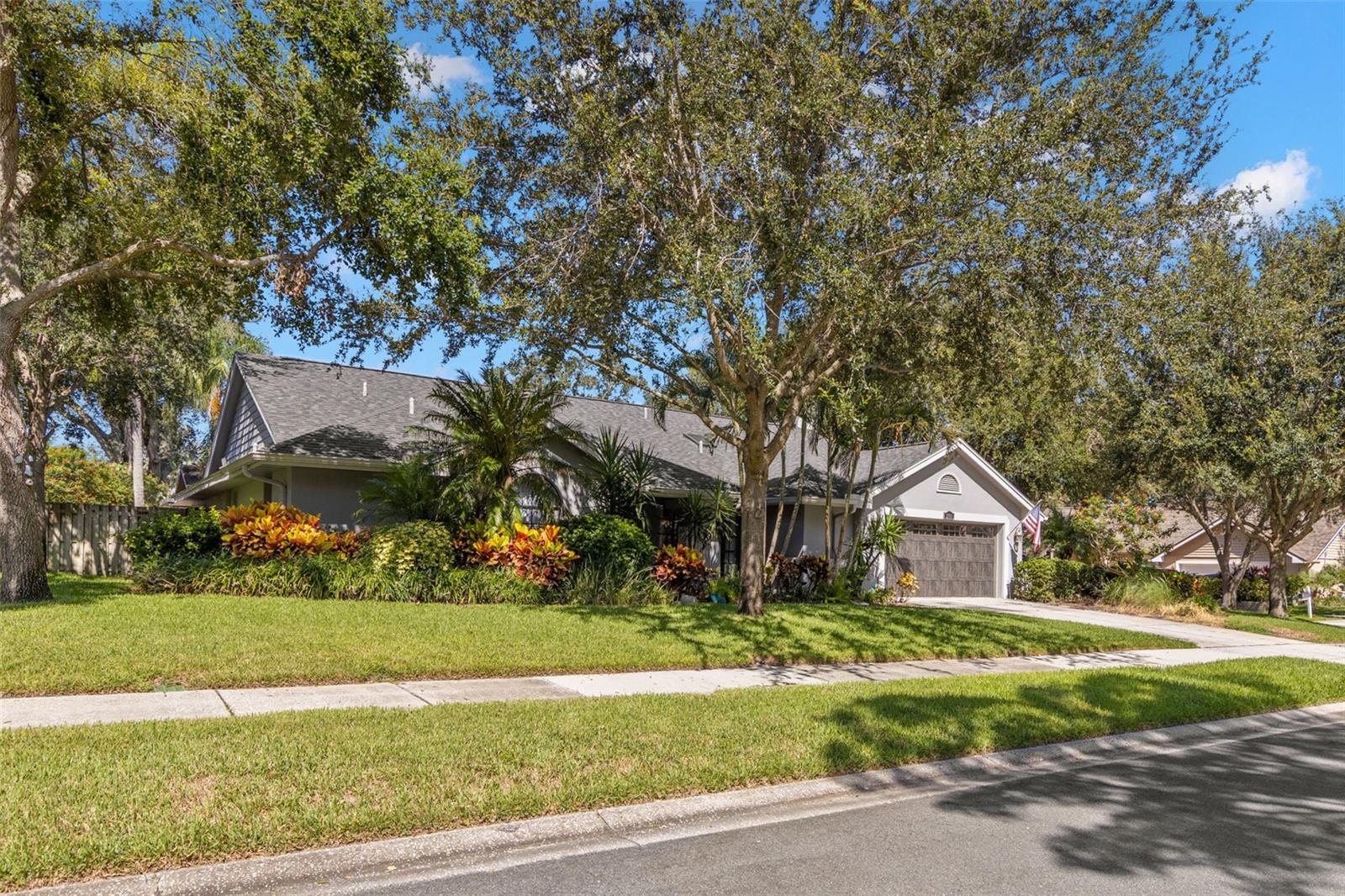 COUNTRY WOODS - Residential