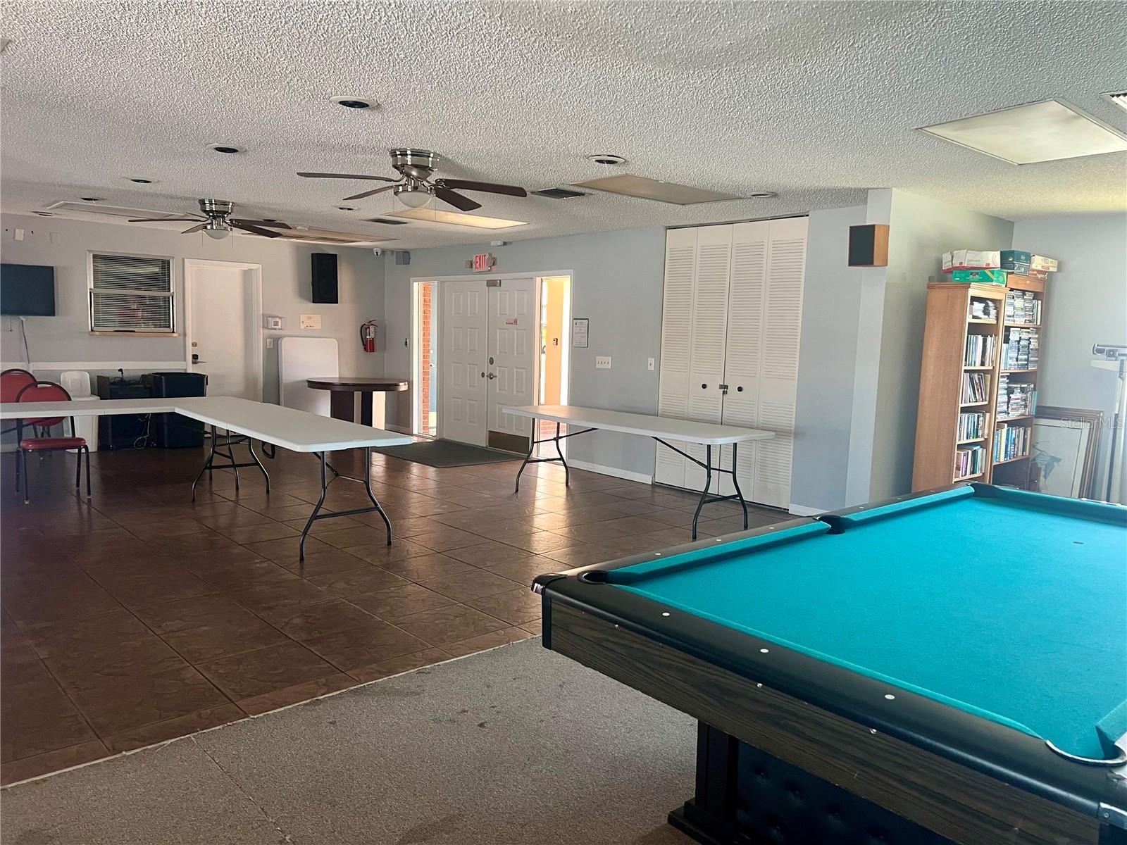 HILL CREST VILLAS - Residential