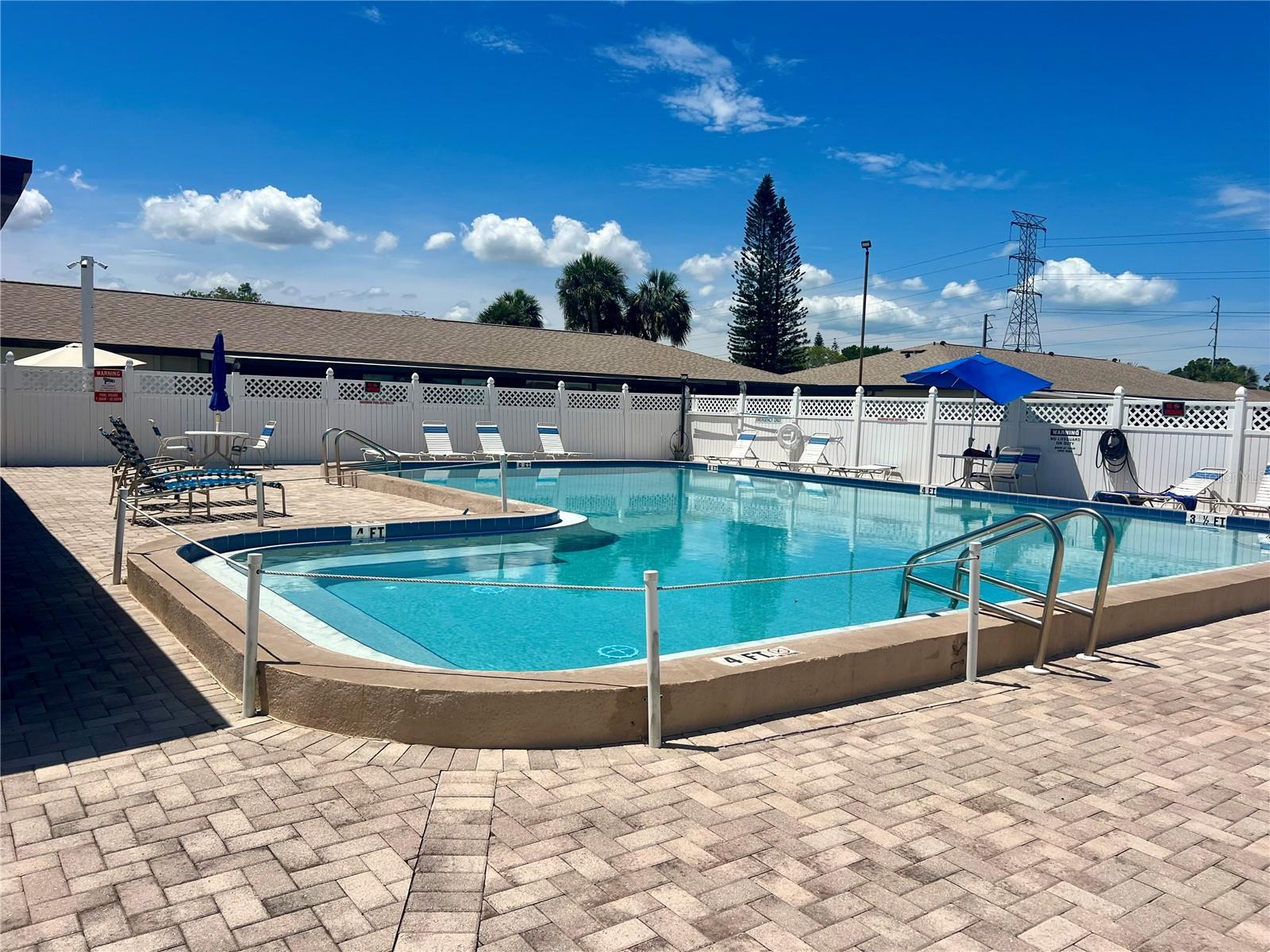 HILL CREST VILLAS - Residential