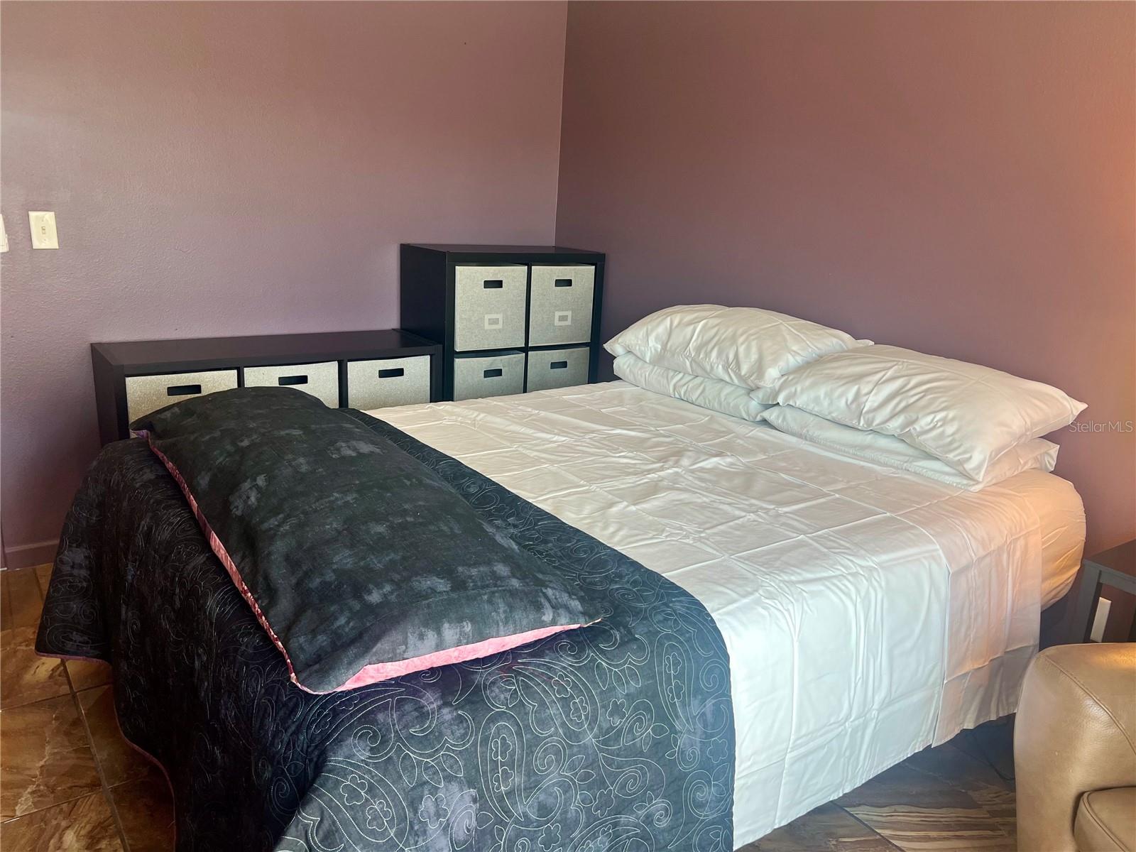 HILL CREST VILLAS - Residential