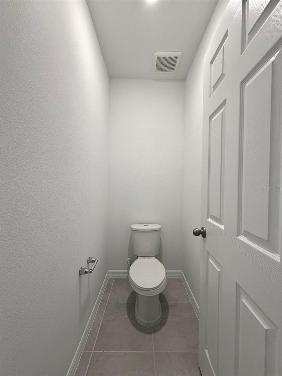 THE MEADOW AT CROSSPRAIRIE - Residential Lease