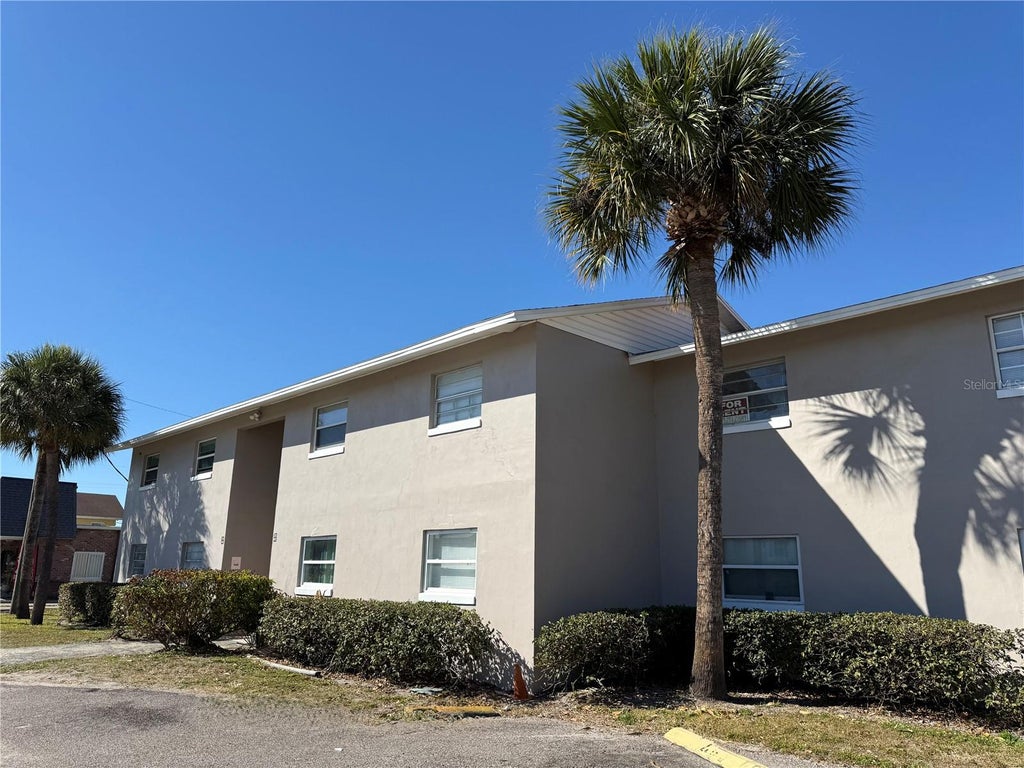 Photo of 5885 Dahlia Drive #105, Orlando, FL 32807 (MLS # O6436963)