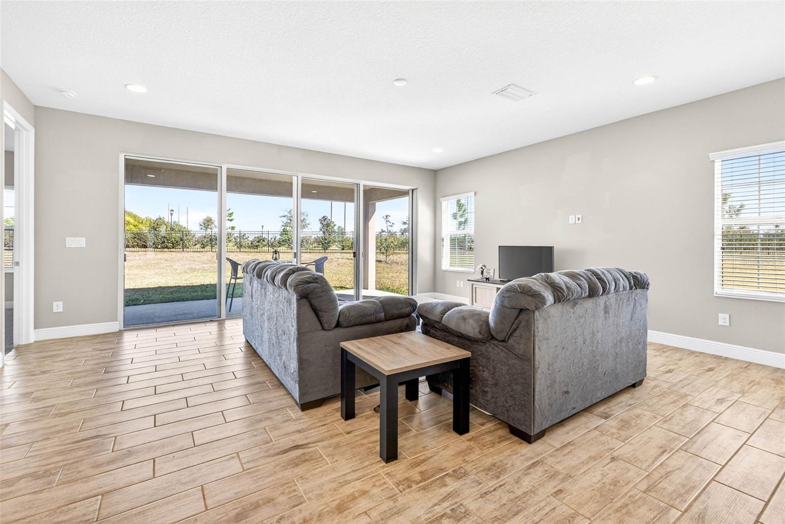 WATERSET WOLF CREEK PHASES A AND D1 LOT 16 BLOCK 1 - Residential