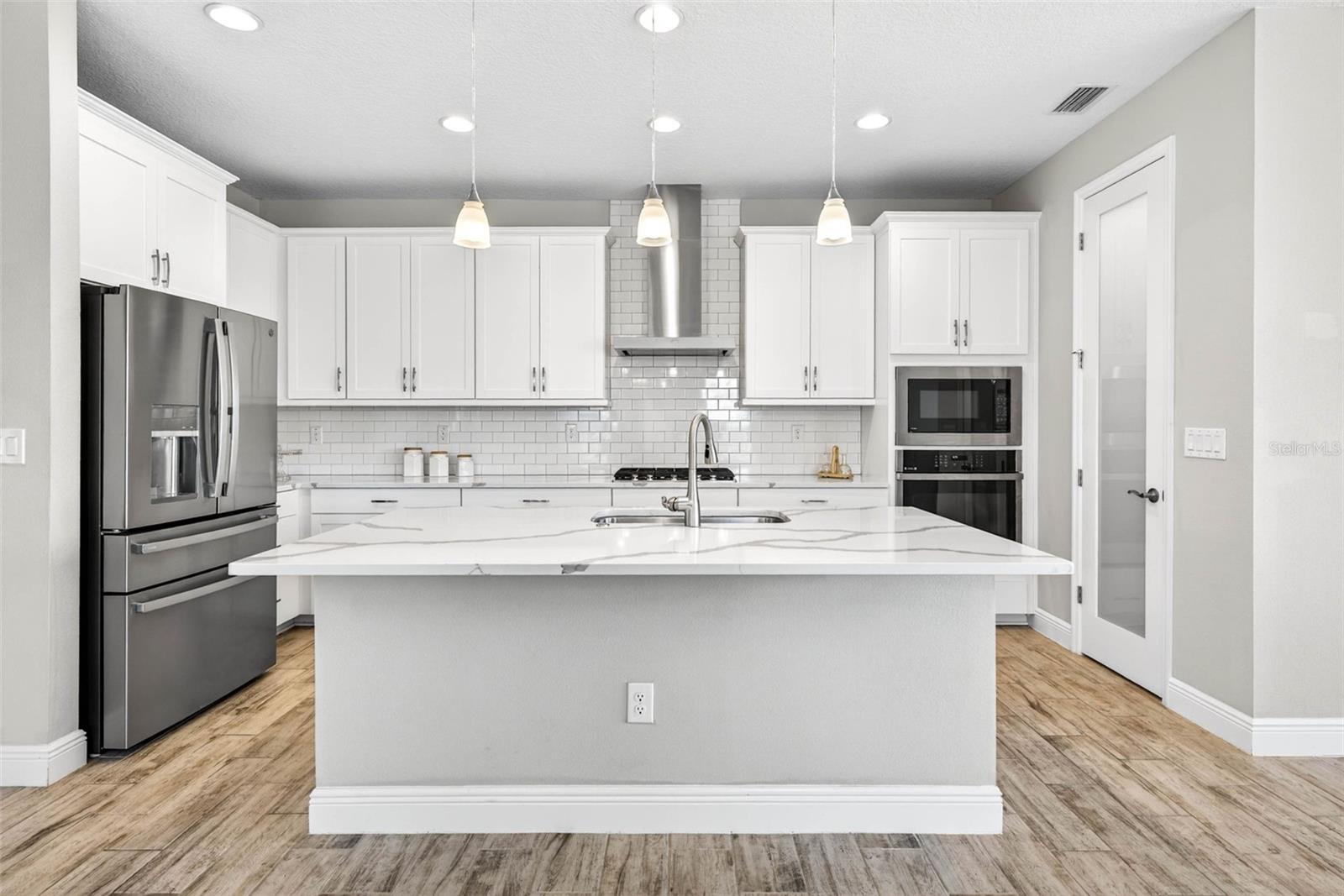 WATERSET WOLF CREEK PHASES A AND D1 LOT 16 BLOCK 1 - Residential