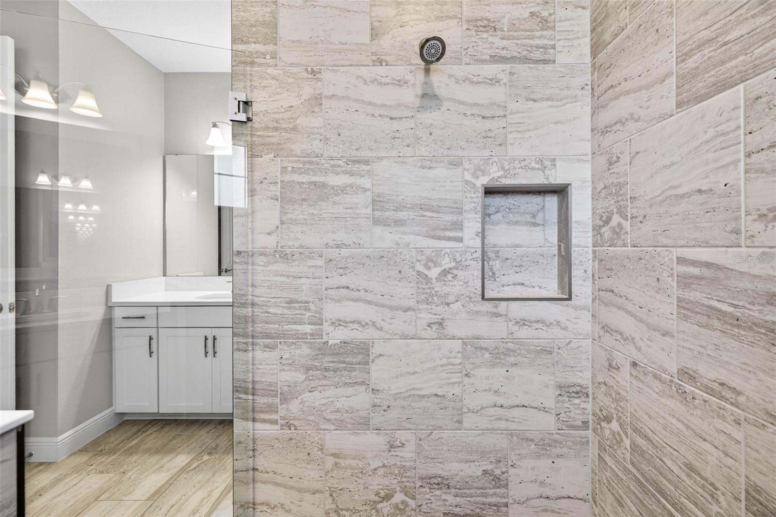 WATERSET WOLF CREEK PHASES A AND D1 LOT 16 BLOCK 1 - Residential