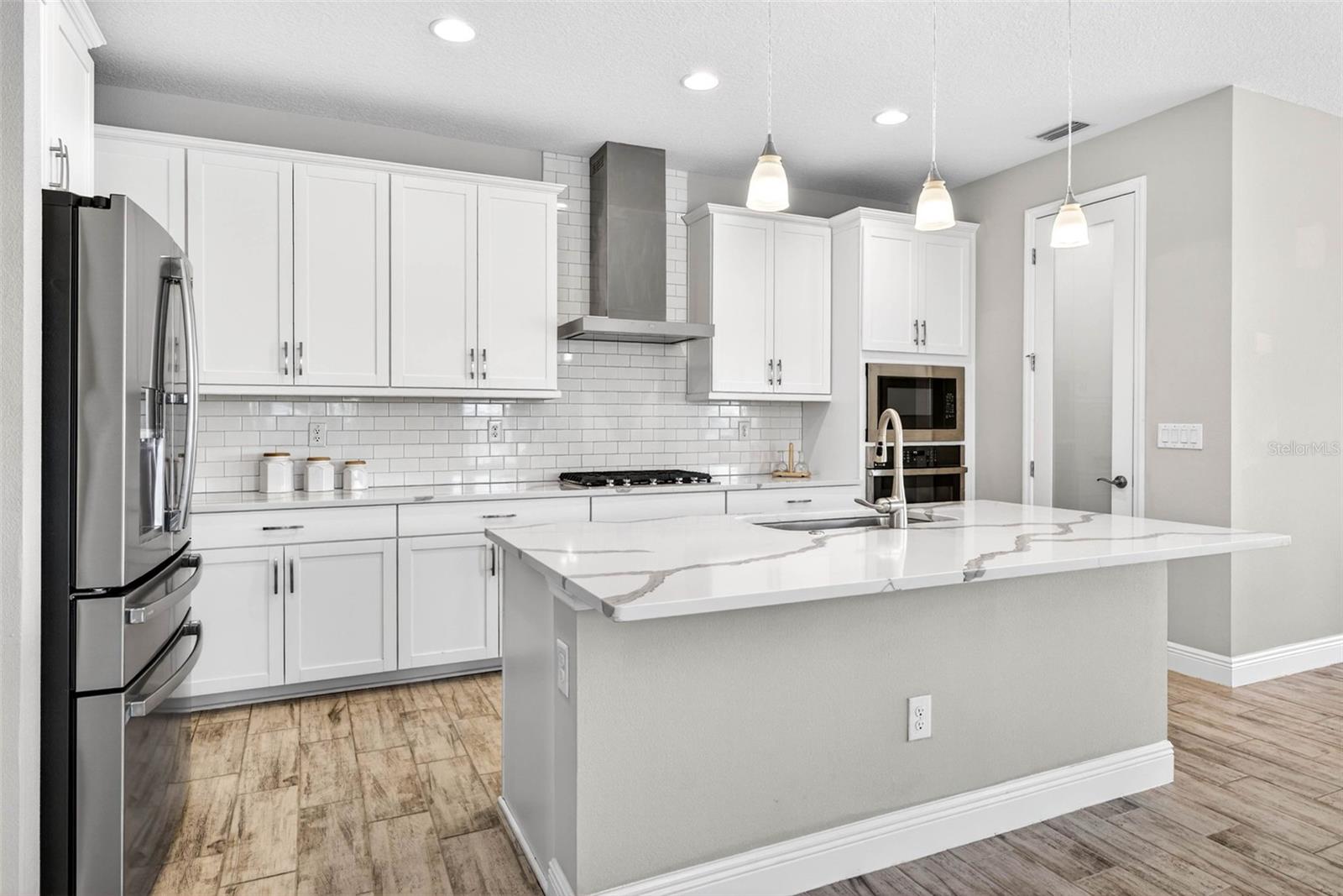 WATERSET WOLF CREEK PHASES A AND D1 LOT 16 BLOCK 1 - Residential