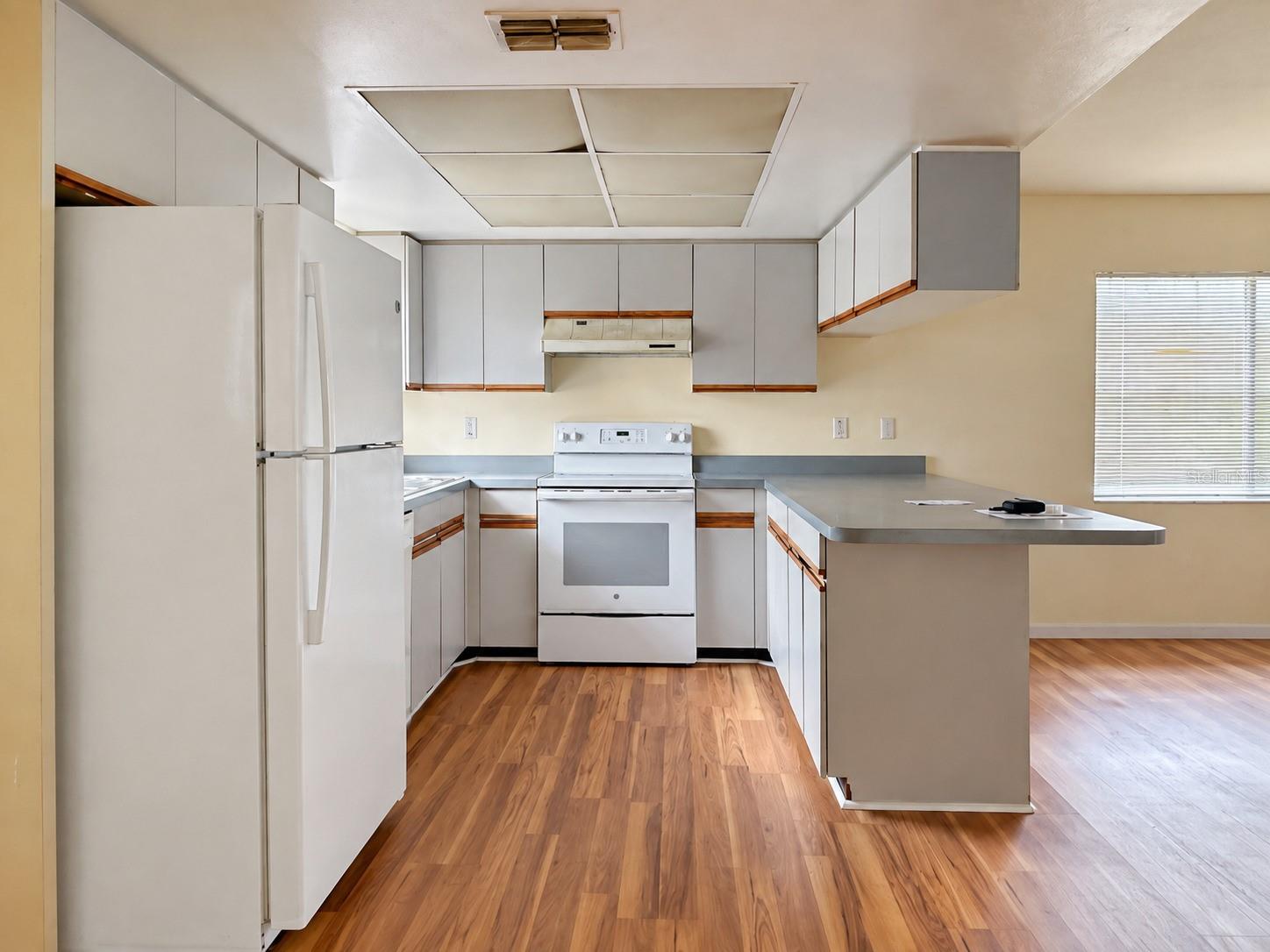 1613 28TH STREET W