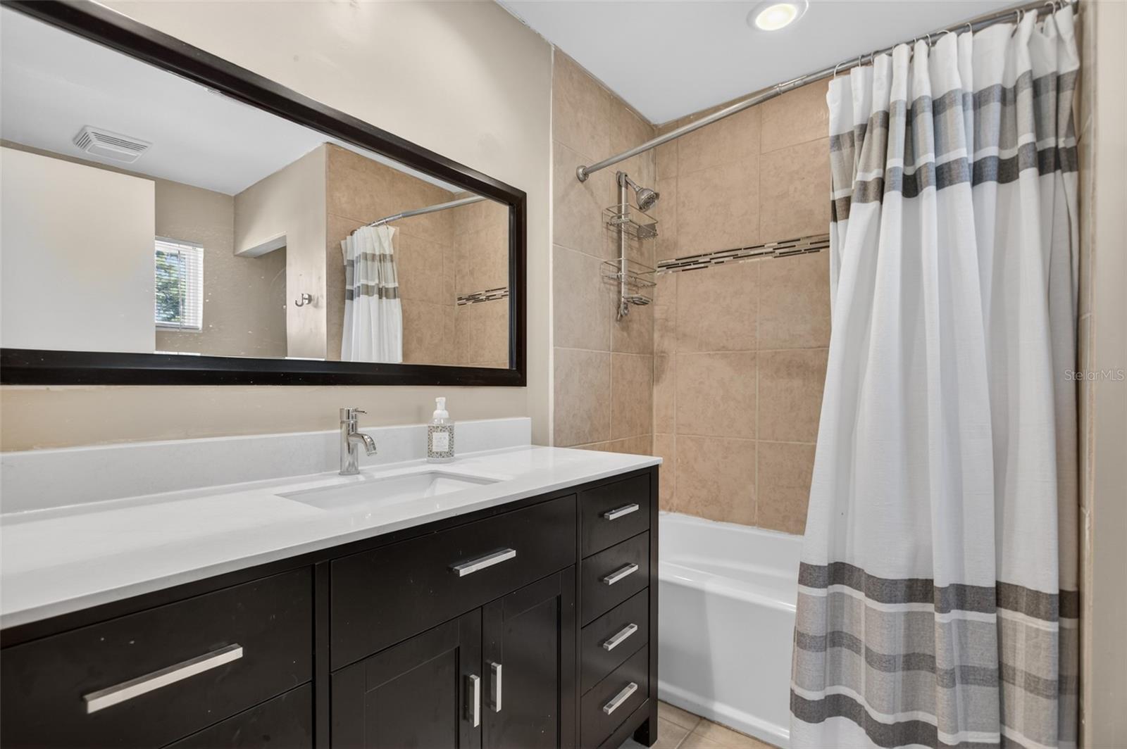 DAVIS SHORES - Residential