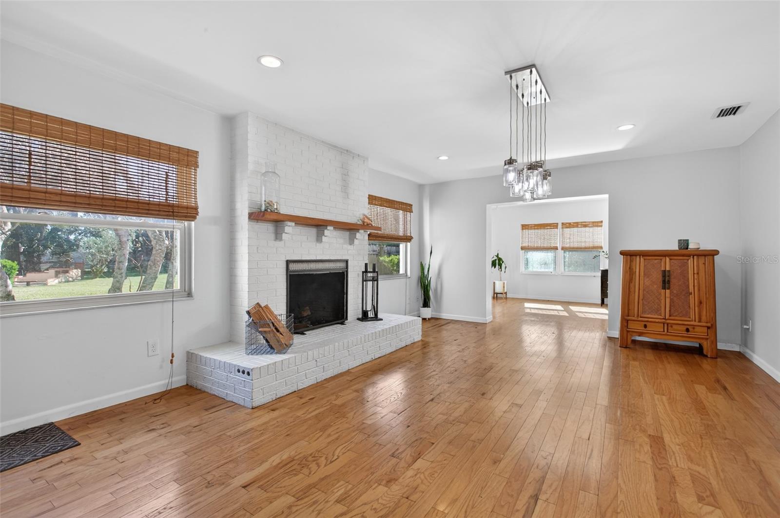 DAVIS SHORES - Residential