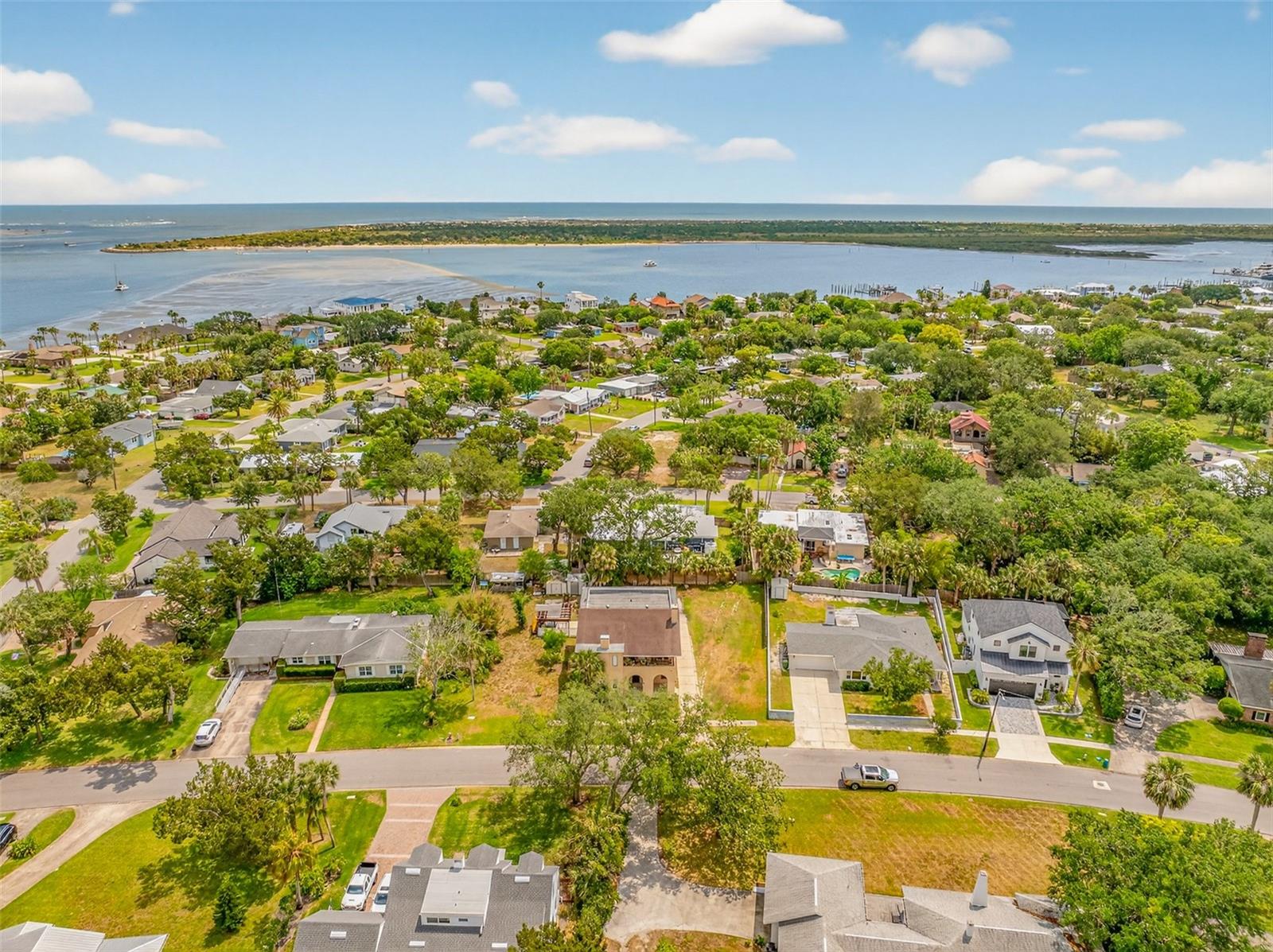 DAVIS SHORES - Residential