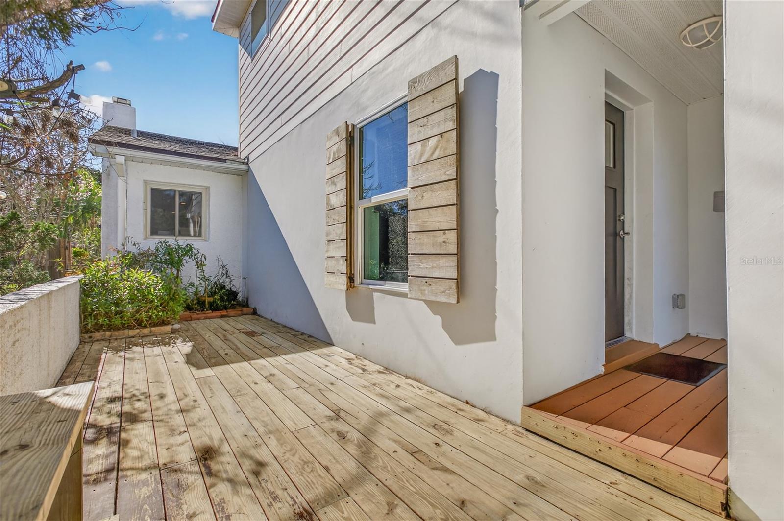 DAVIS SHORES - Residential