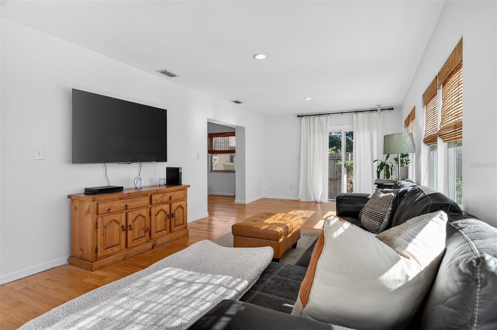 DAVIS SHORES - Residential