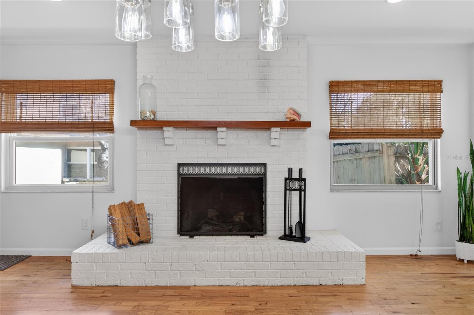 DAVIS SHORES - Residential