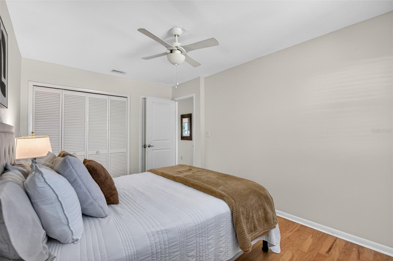 DAVIS SHORES - Residential