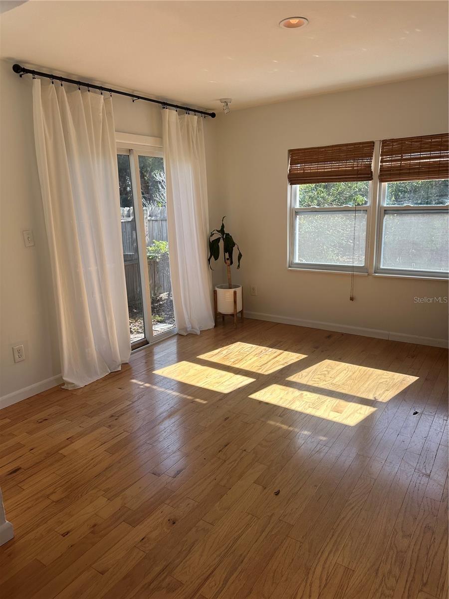 DAVIS SHORES - Residential