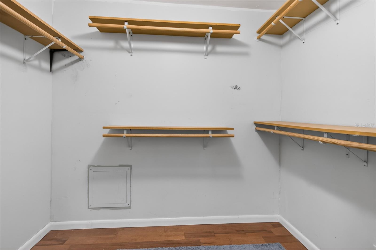 DAVIS SHORES - Residential