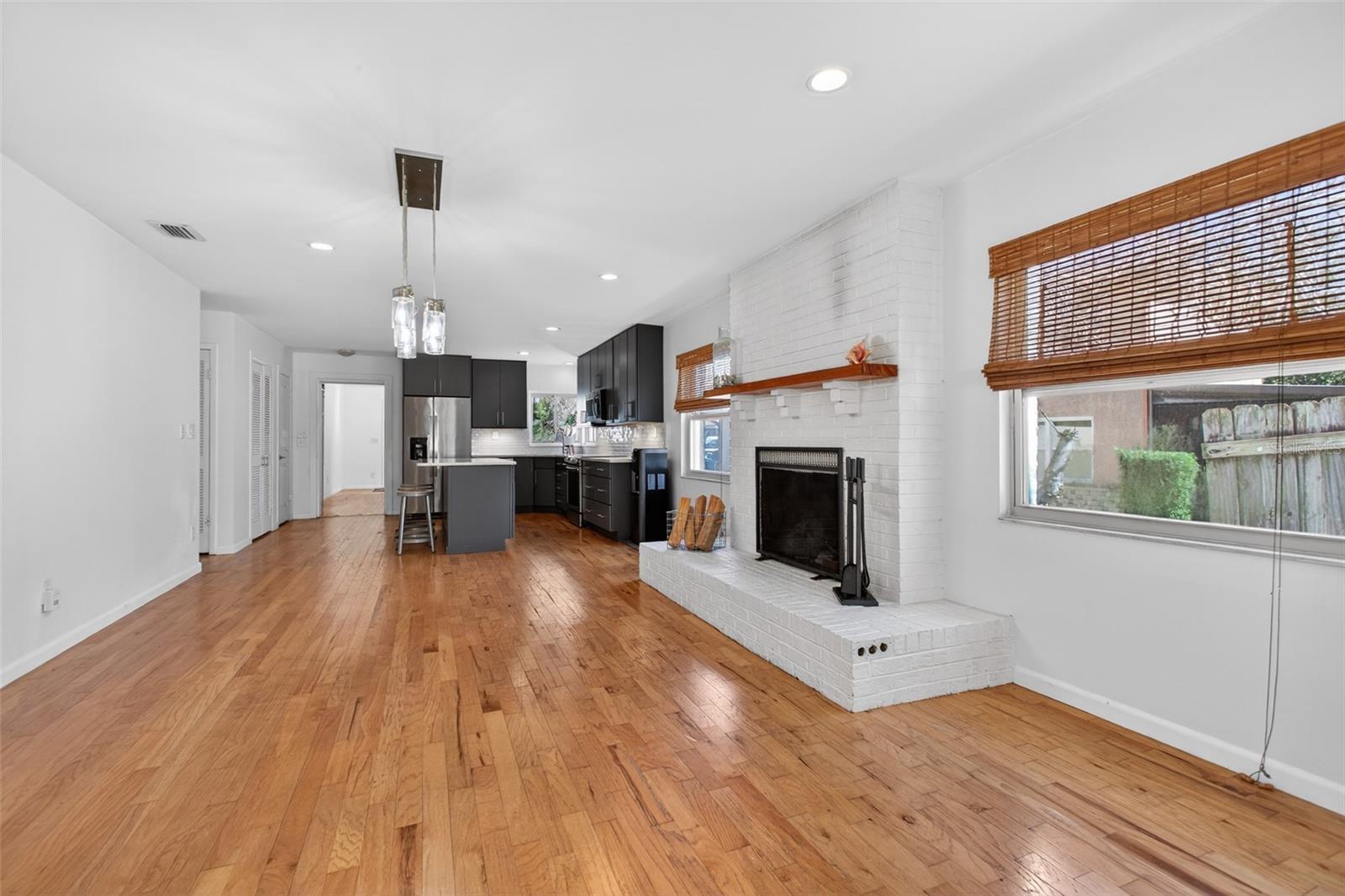 DAVIS SHORES - Residential