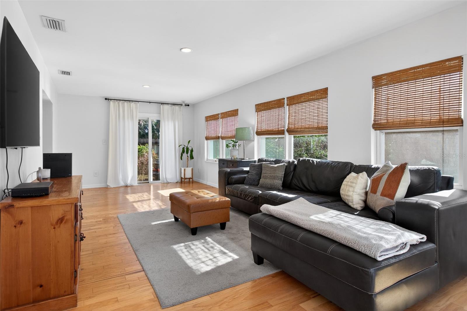 DAVIS SHORES - Residential