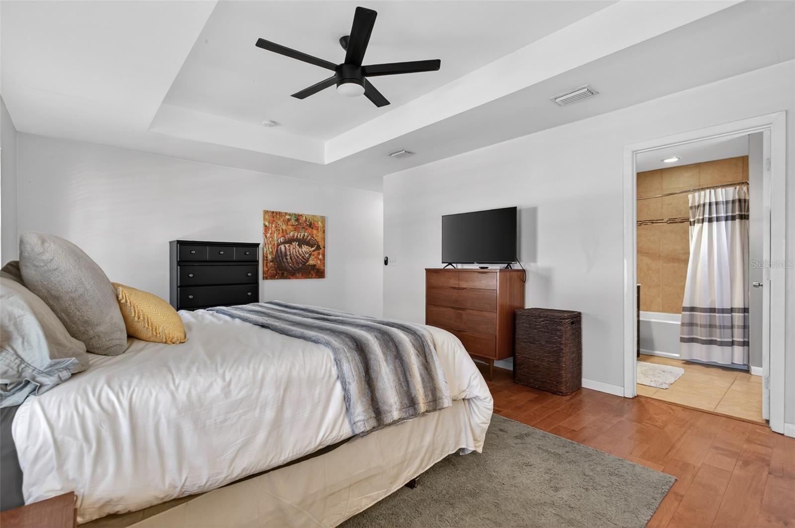 DAVIS SHORES - Residential