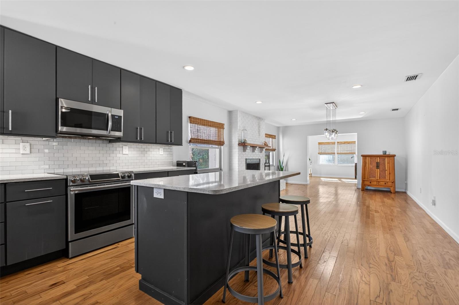 DAVIS SHORES - Residential