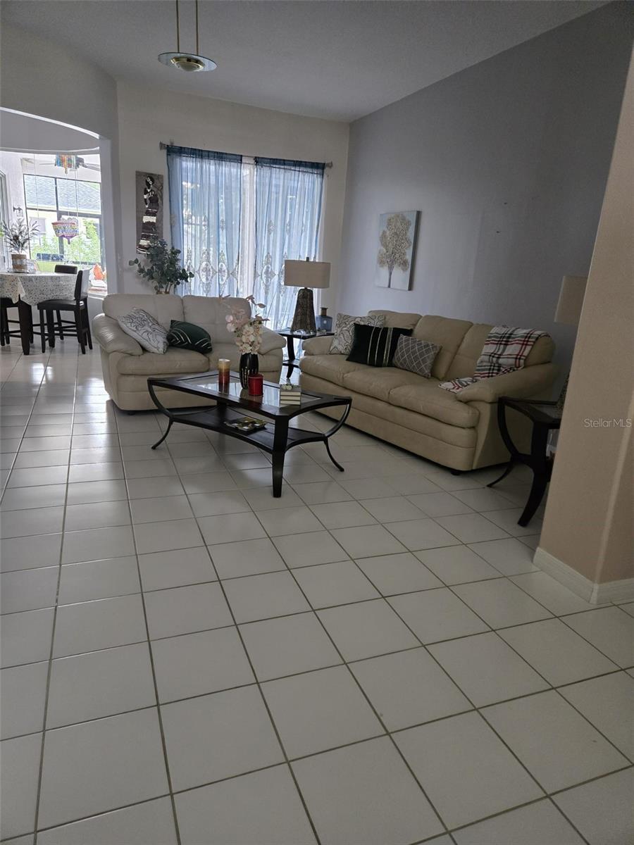 216 BOXWOOD DRIVE