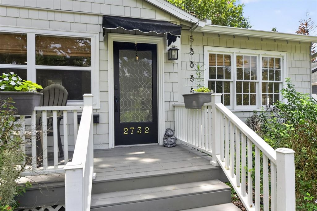 Photo of 2732 Newark Way, Orlando, FL 32803 (MLS # O6425363)
