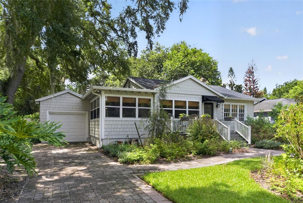 Photo of 2732 Newark Way, Orlando, FL 32803 (MLS # O6425363)