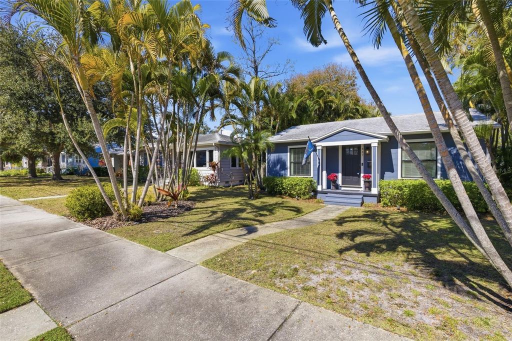 Photo of 447 28th Avenue N, St Petersburg, FL 33704 (MLS # TB8476341)