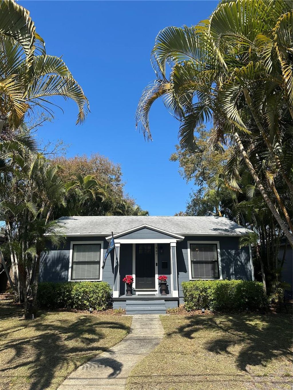 Photo of 447 28th Avenue N, St Petersburg, FL 33704 (MLS # TB8476341)