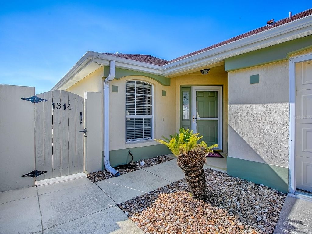 Photo of 1316 Lajolla Circle, The Villages, FL 32159 (MLS # G5104369)