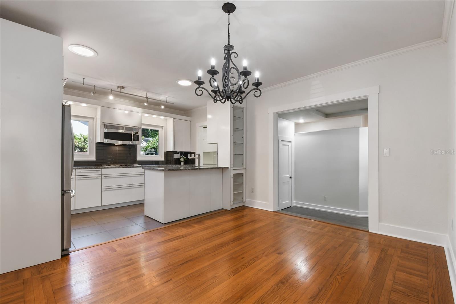 COLLEGE PARK - Residential