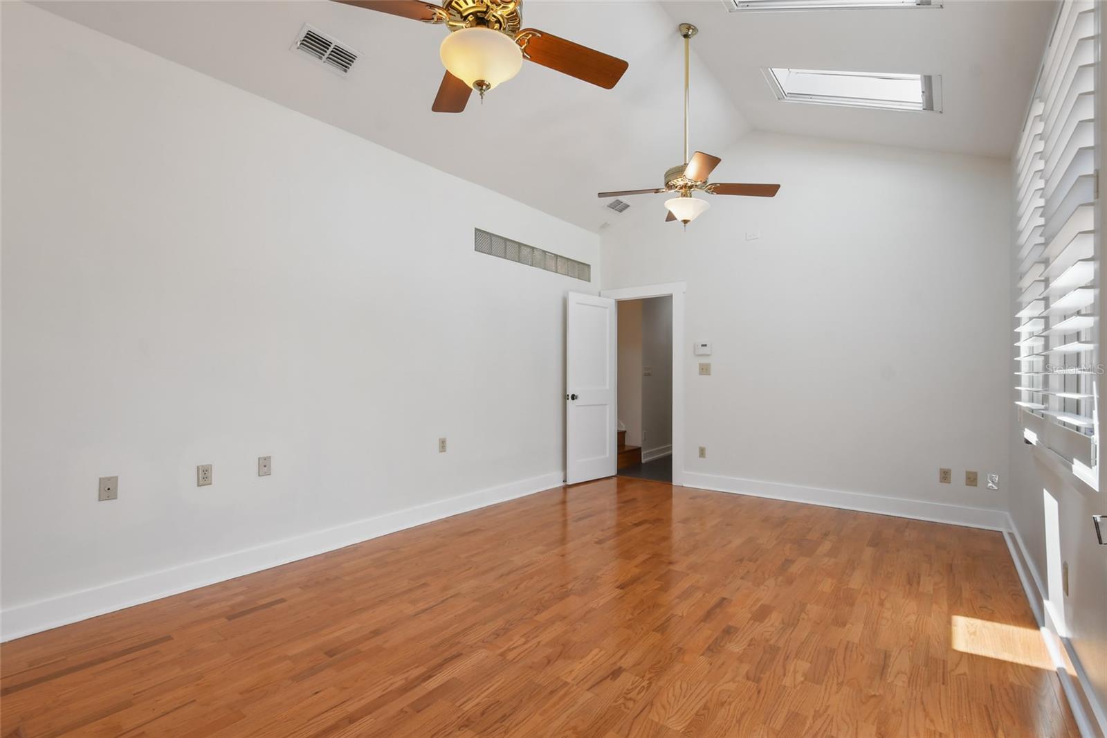 COLLEGE PARK - Residential