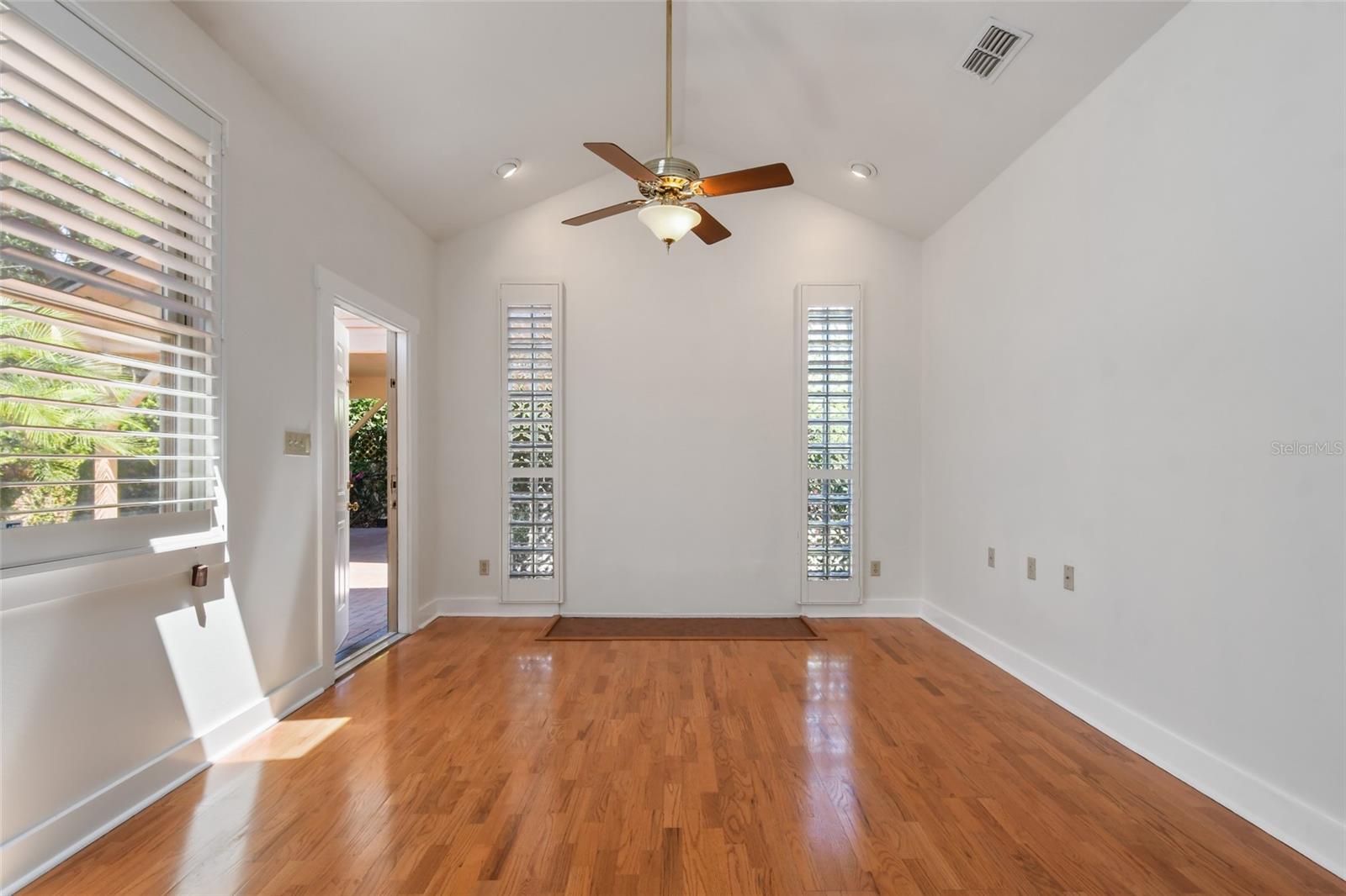 COLLEGE PARK - Residential