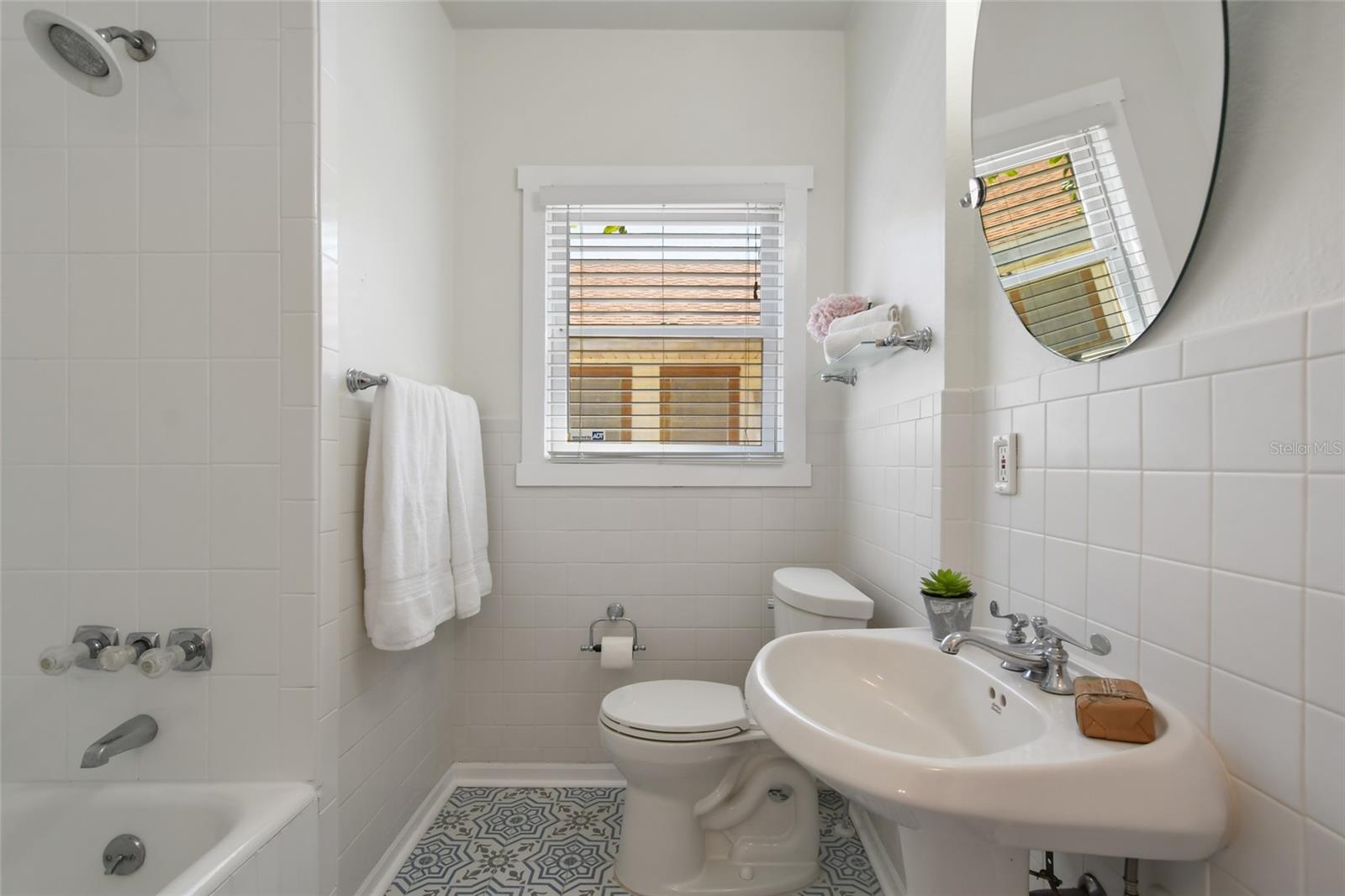 COLLEGE PARK - Residential