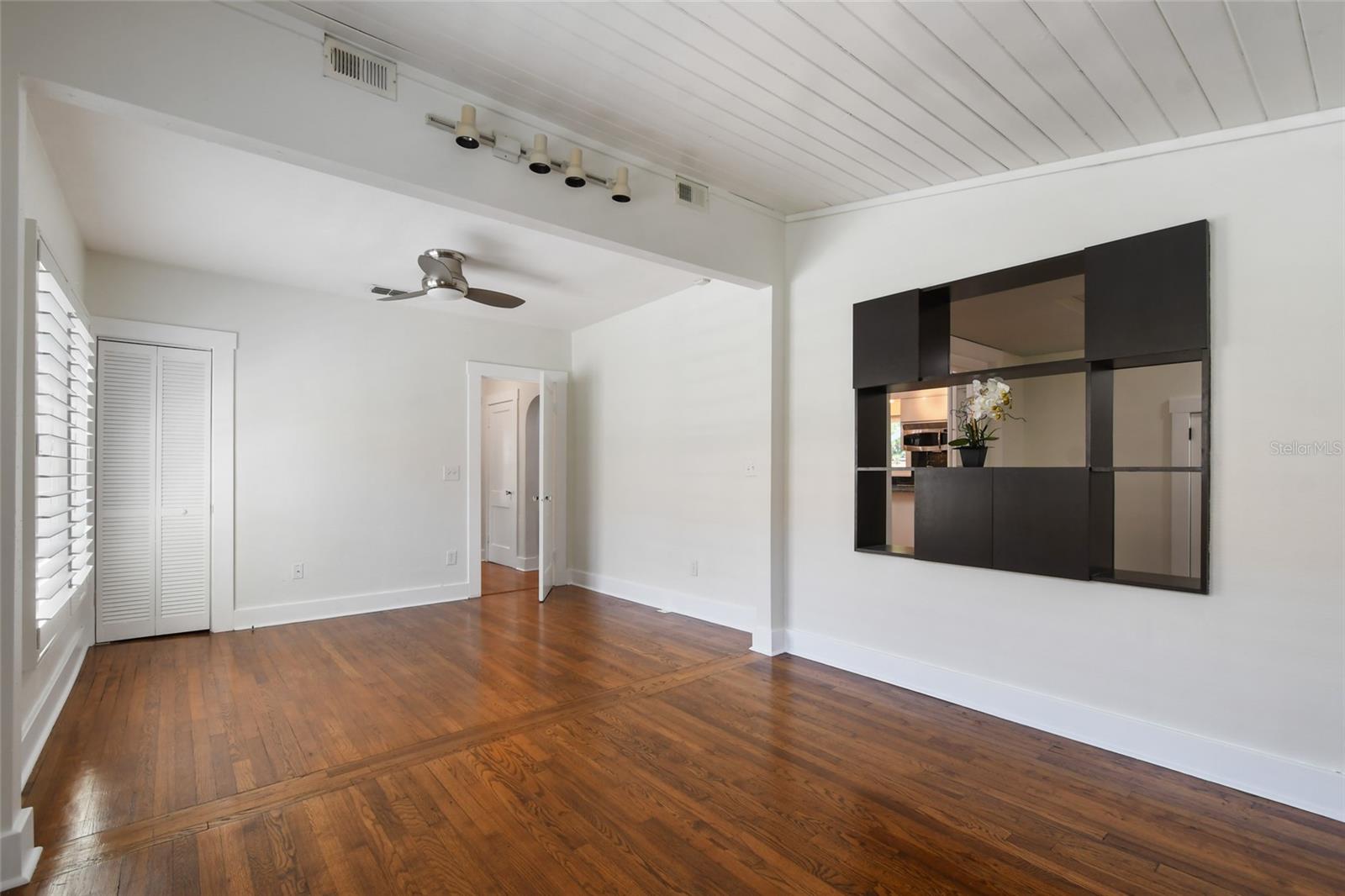 COLLEGE PARK - Residential