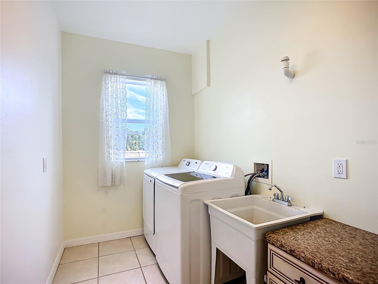 HIDDEN RIVER REP - Residential