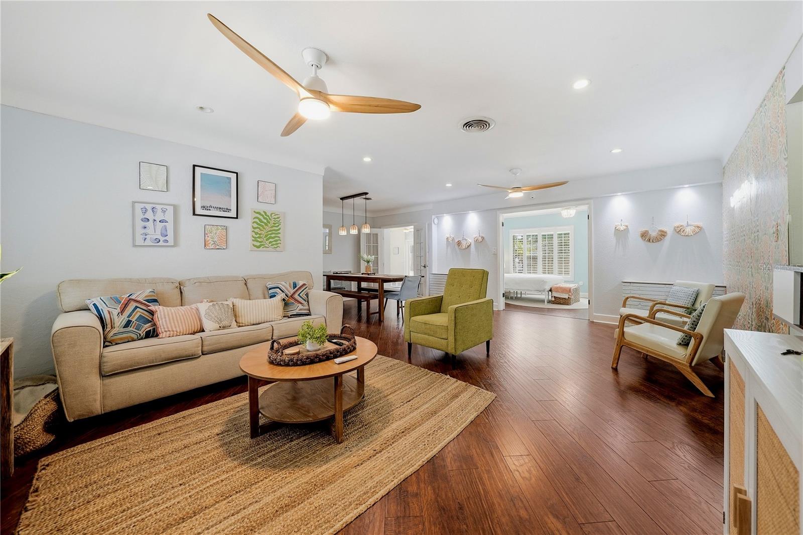 OAKDALE MANOR - Residential