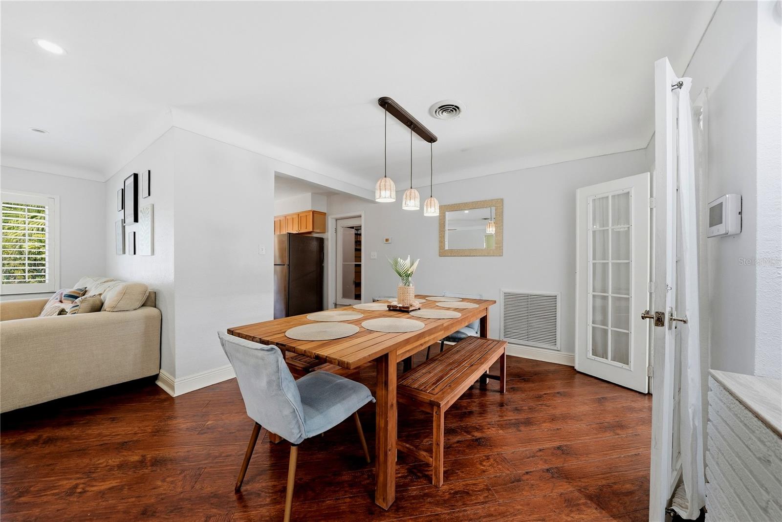 OAKDALE MANOR - Residential