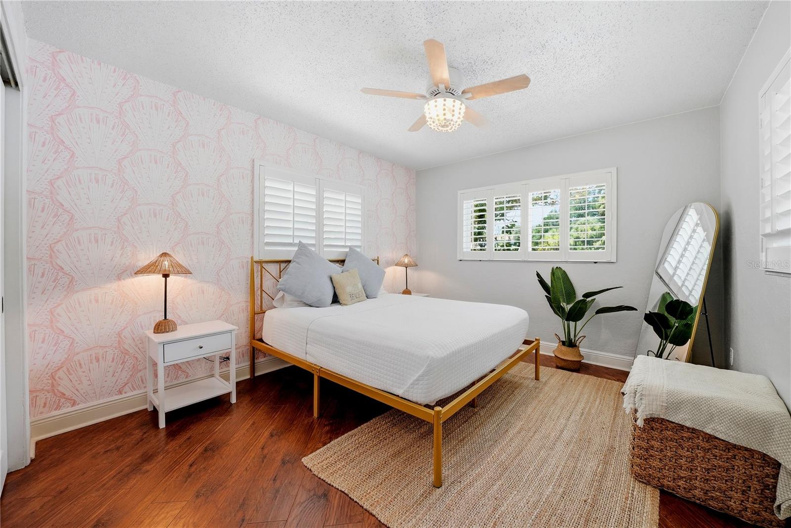 OAKDALE MANOR - Residential
