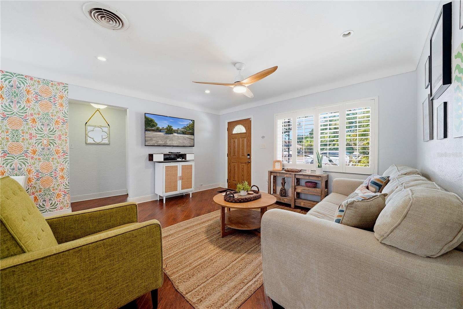 OAKDALE MANOR - Residential