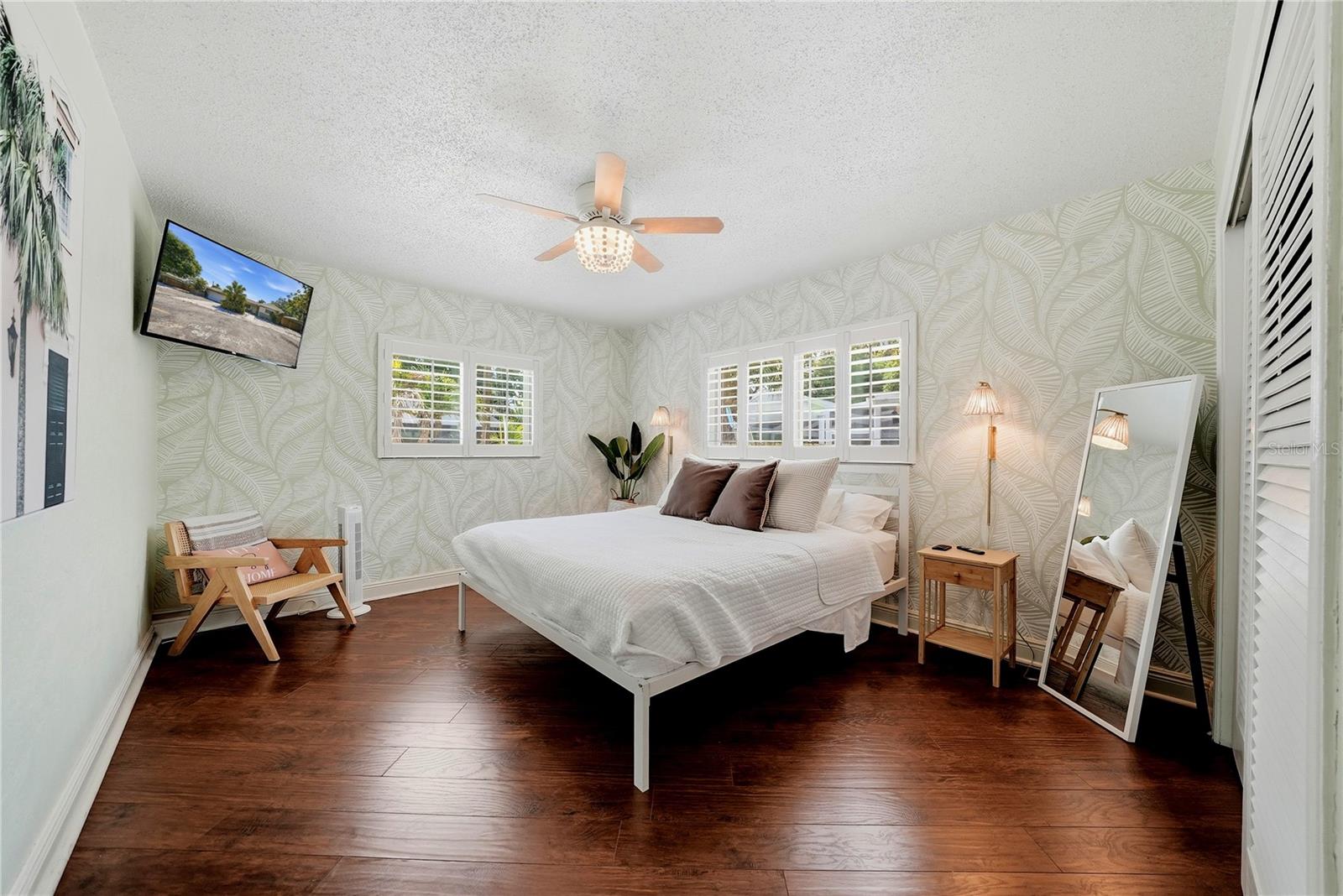 OAKDALE MANOR - Residential