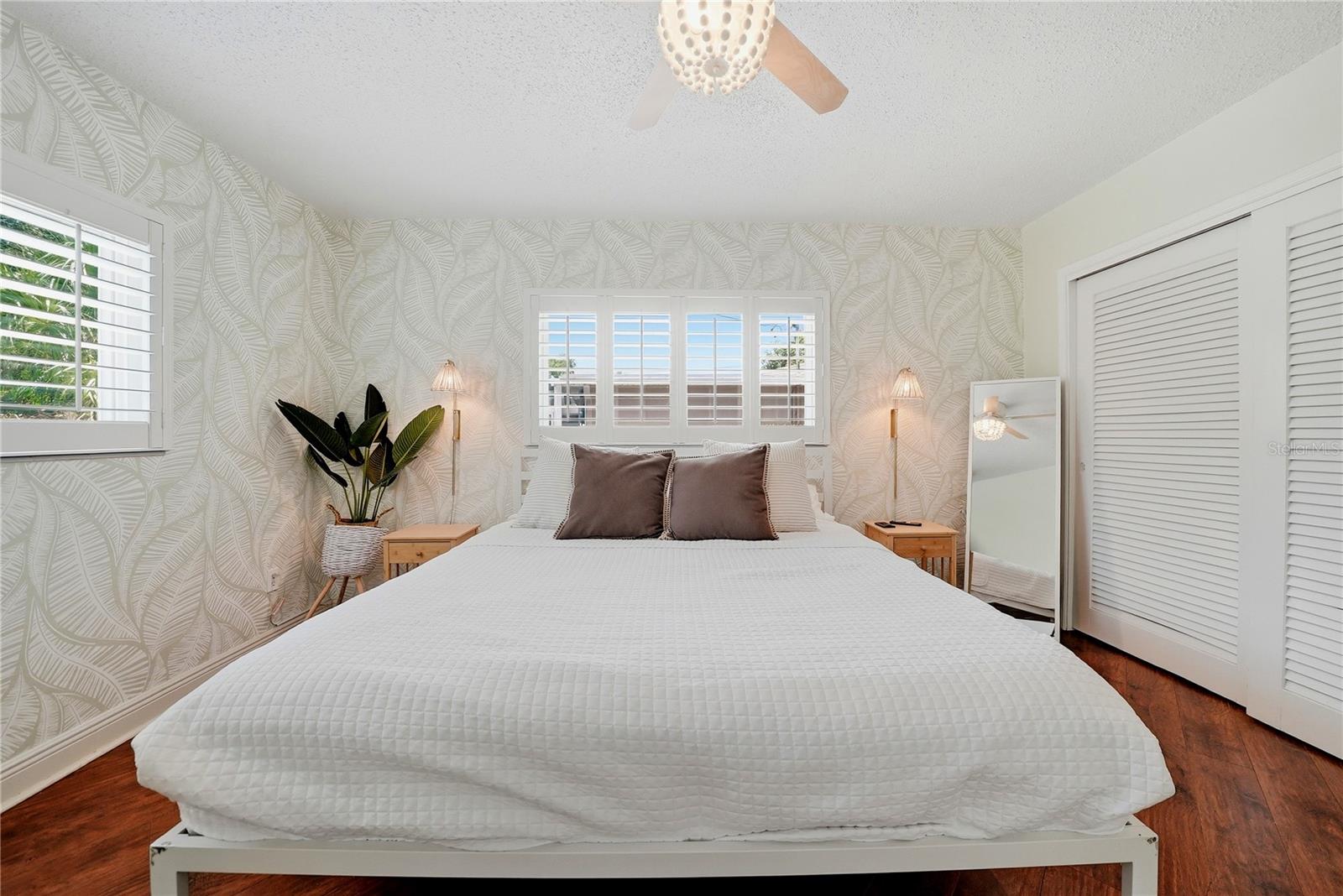 OAKDALE MANOR - Residential