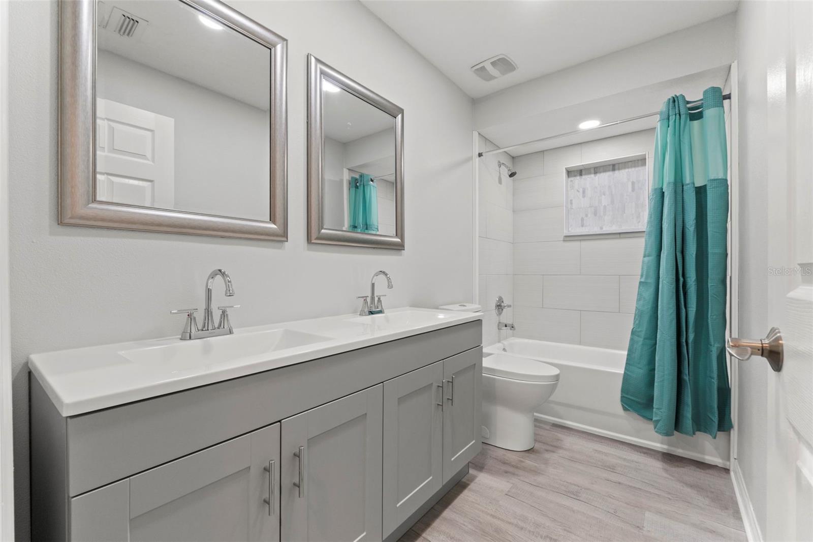 ROYAL HIGHLANDS UNIT 7 - Residential