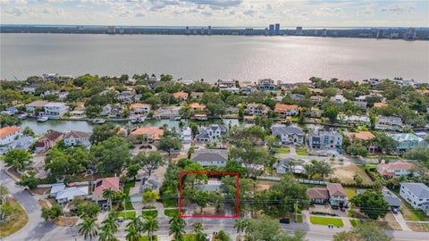 Photo of 504 W Davis Boulevard, Tampa, FL 33606 (MLS # TB8526983)