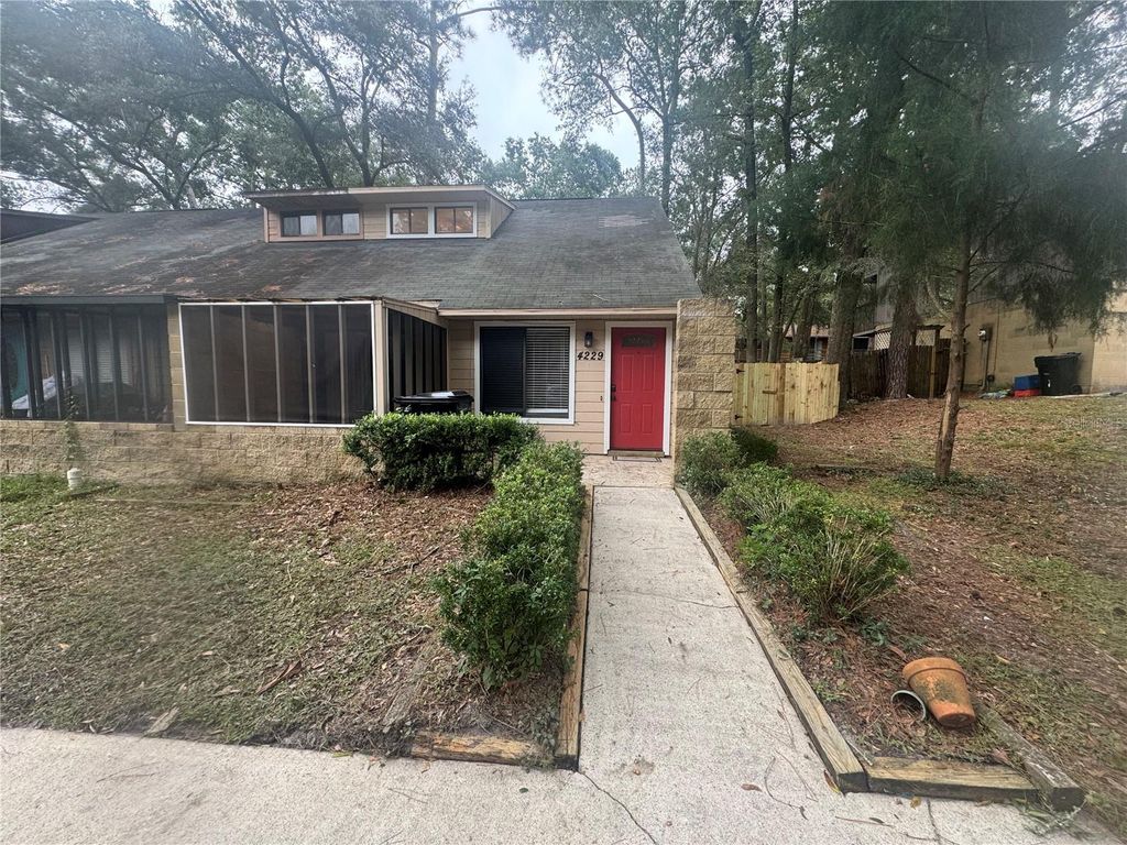 Photo of 4229 SW 69th Terrace, Gainesville, FL 32608 (MLS # GC534870)