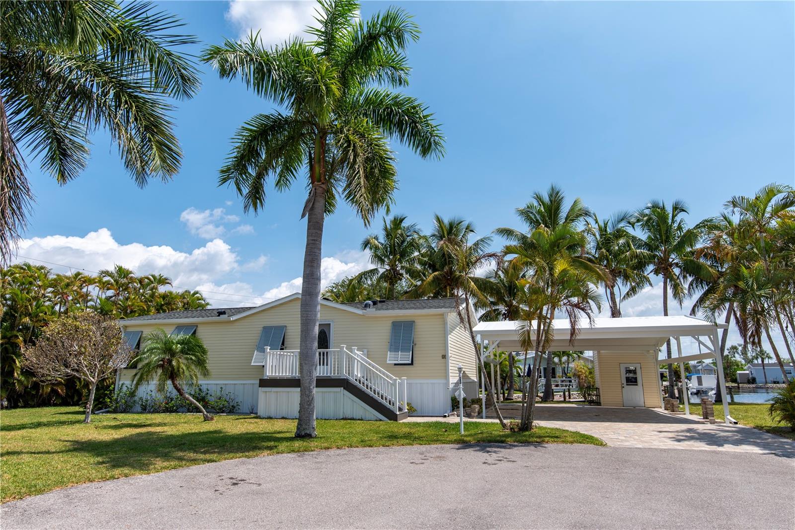 View PUNTA GORDA, FL 33950 mobile home