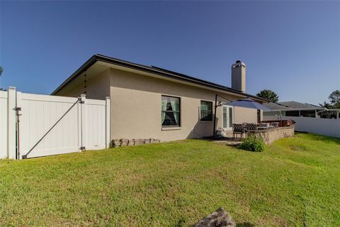 A home in WINTER HAVEN